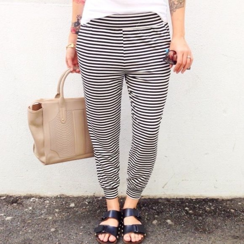 Ava Sky Ronny Pant